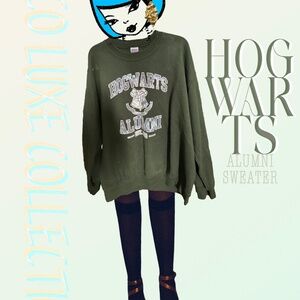 HOGWARTS ALUMNI SWEATER